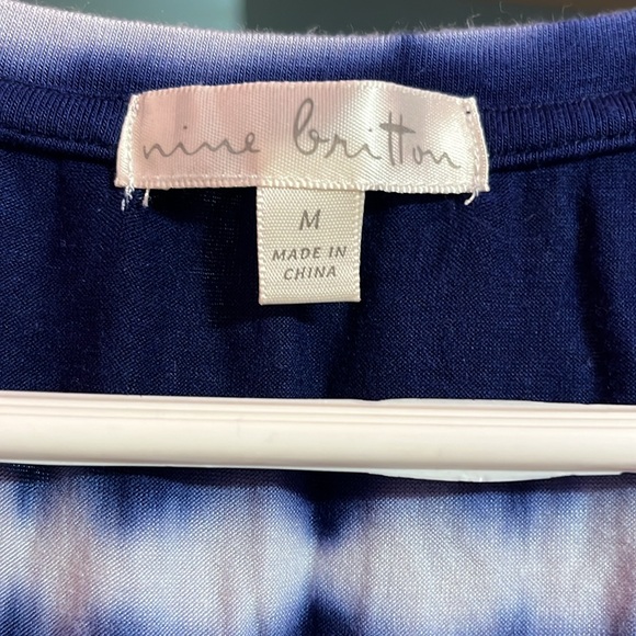 Blue and white tie dye top medium front knot. Cute - Picture 2 of 2